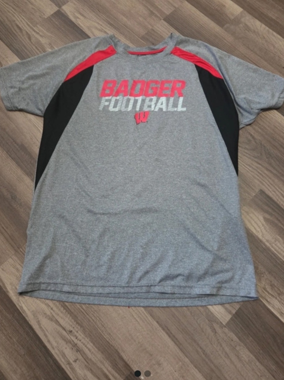 Wisconsin Gray & Red 'Badger Football' Short Sleeve Performance Tee Size MEDIUM